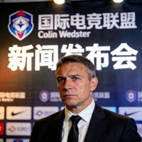 国际电竞联盟秘书长Colin Webster在新闻发布会上的半身肖像